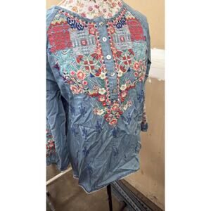 True Luxe Jeans Women's Blue Embroidered Floral Popover Boho Top